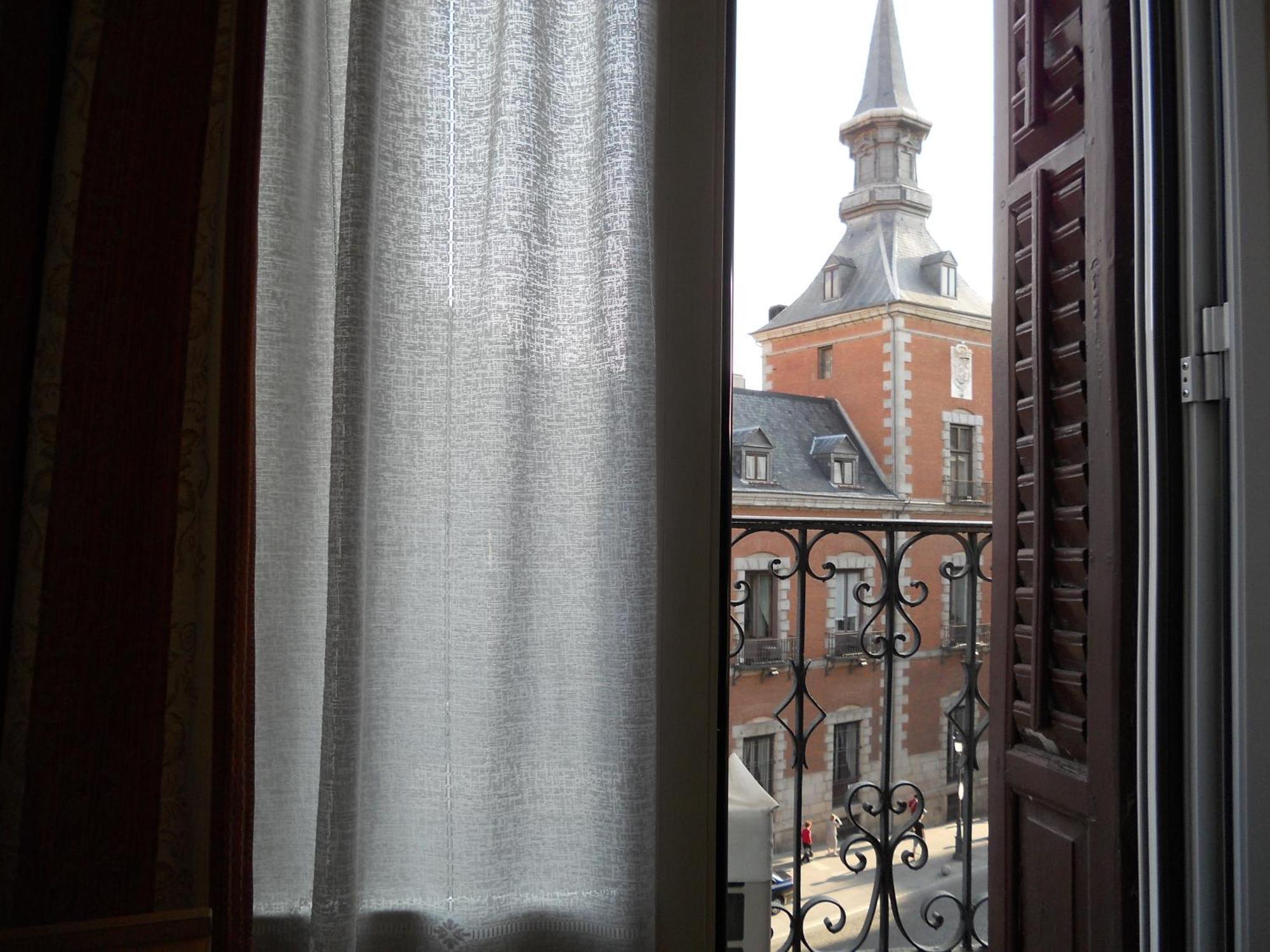 Hostal La Perla Asturiana Madrid Bagian luar foto