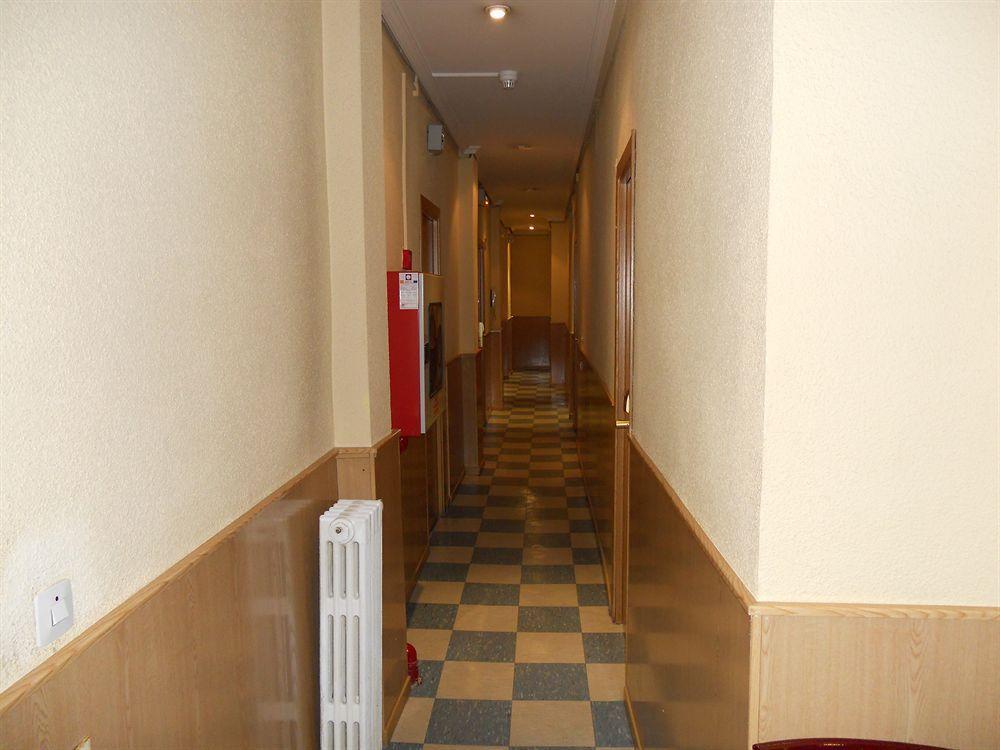 Hostal La Perla Asturiana Madrid Bagian luar foto