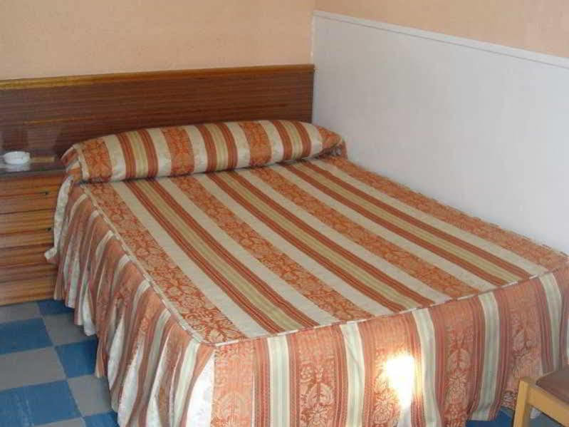 Hostal La Perla Asturiana Madrid Bagian luar foto