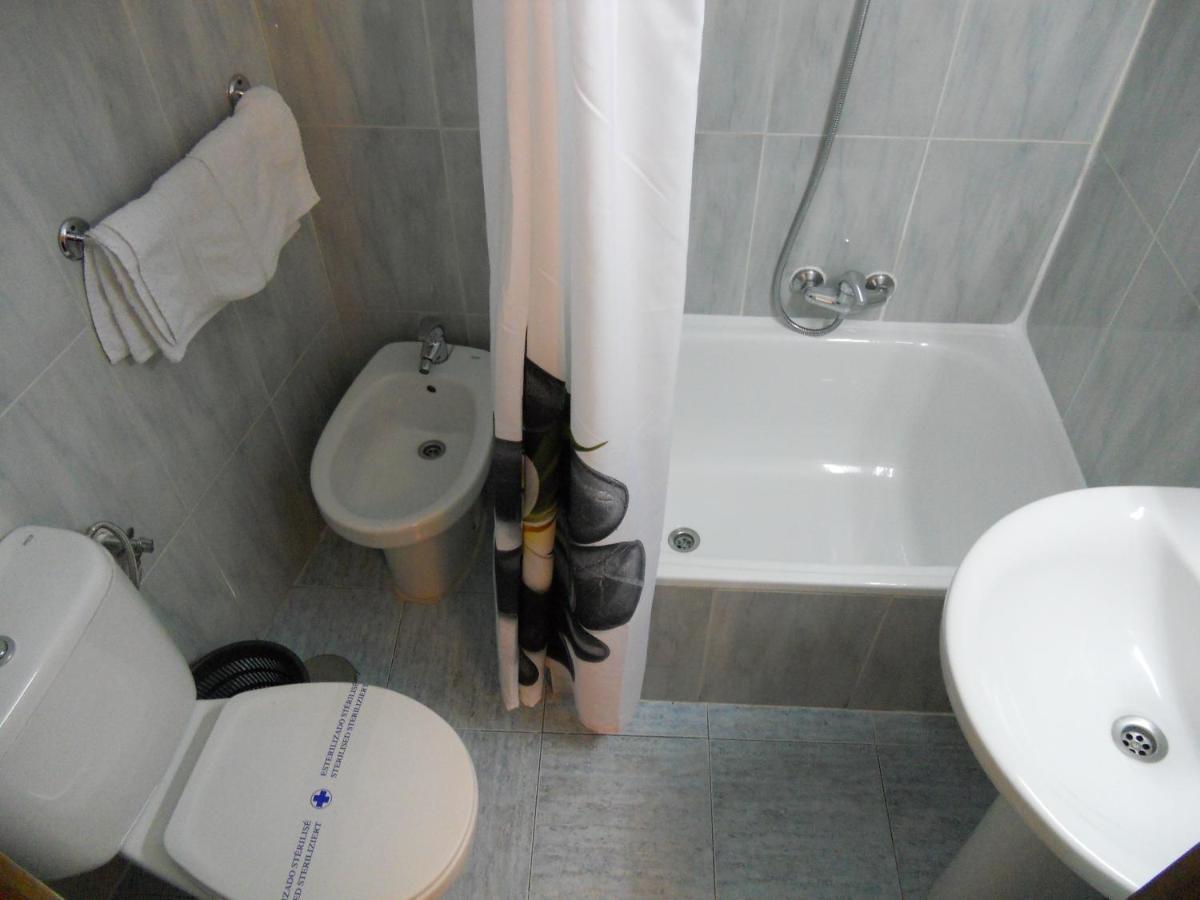 Hostal La Perla Asturiana Madrid Bagian luar foto