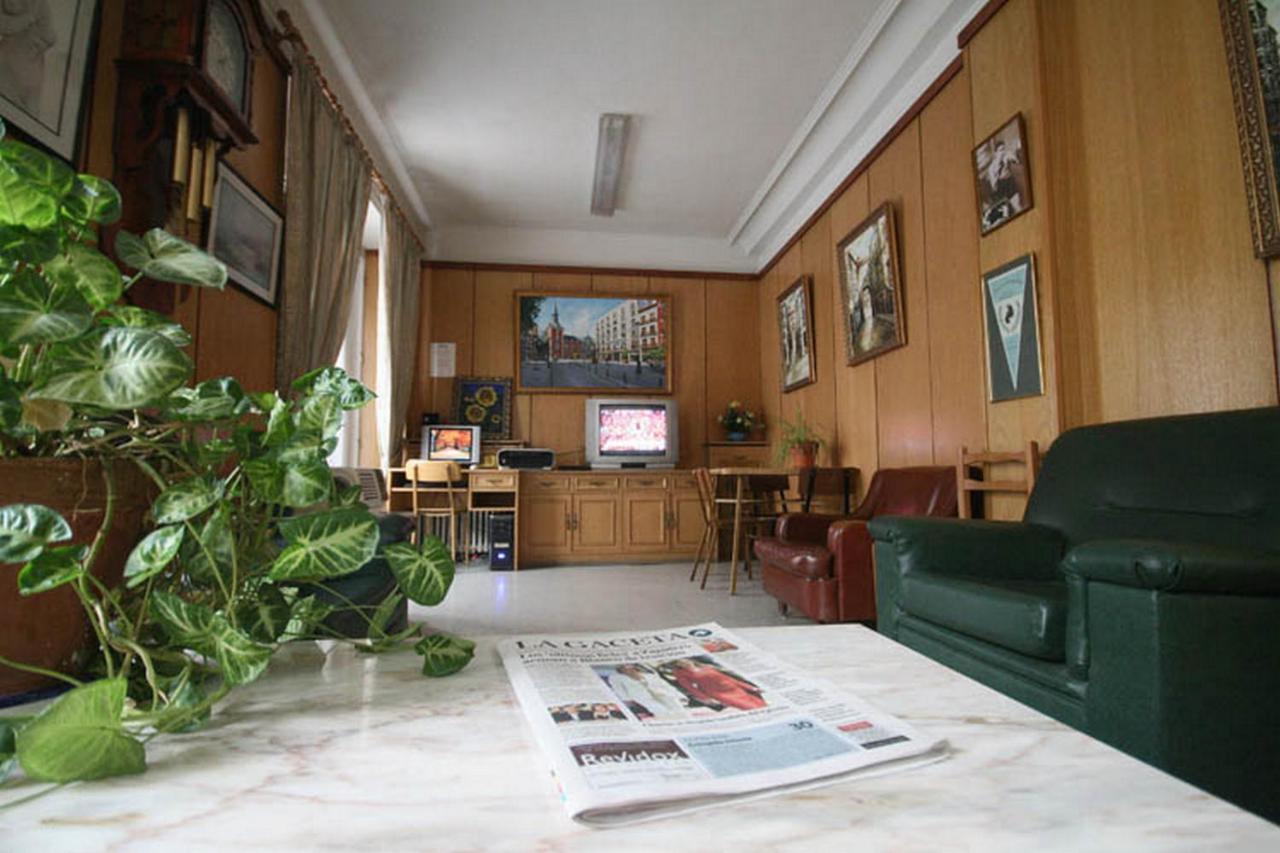 Hostal La Perla Asturiana Madrid Bagian luar foto